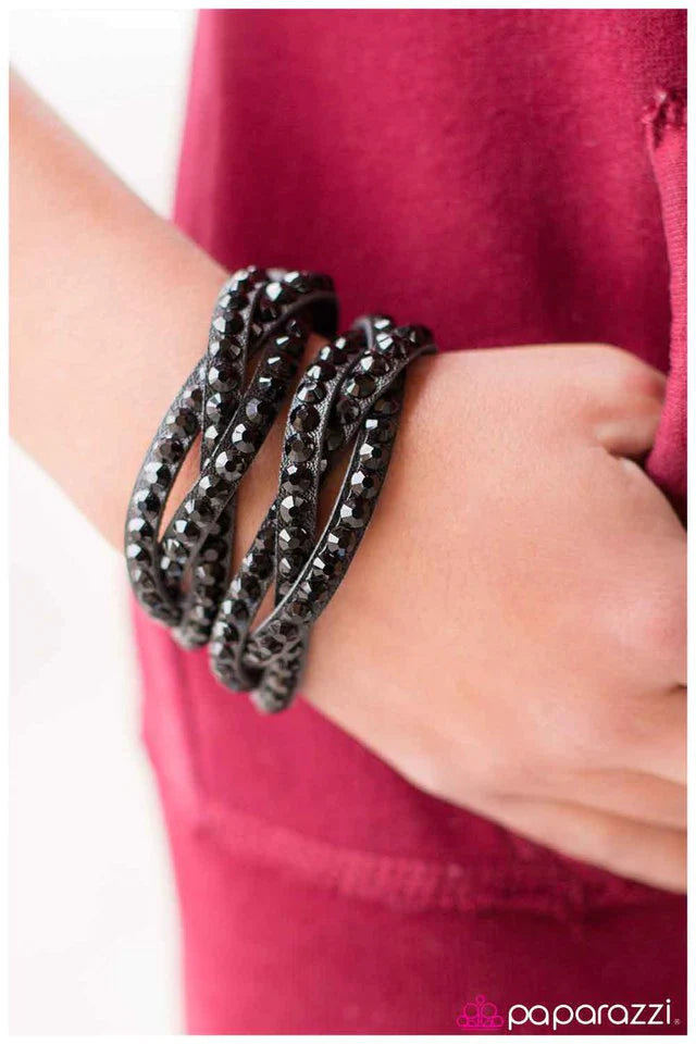 Pulsera Paparazzi ~ Double Take - Negra