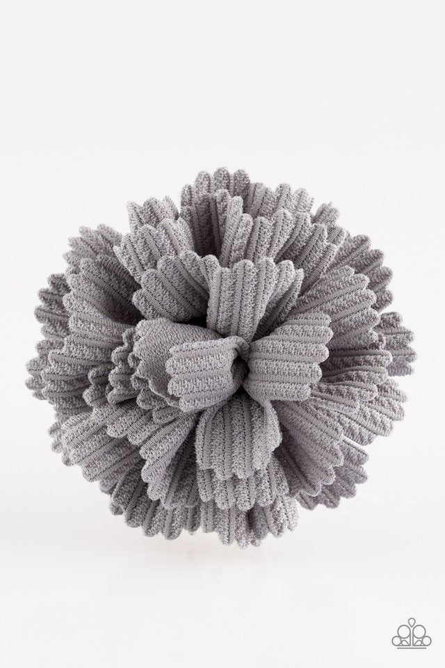 Accesorios para el cabello Paparazzi ~ PETAL pesado - Plata