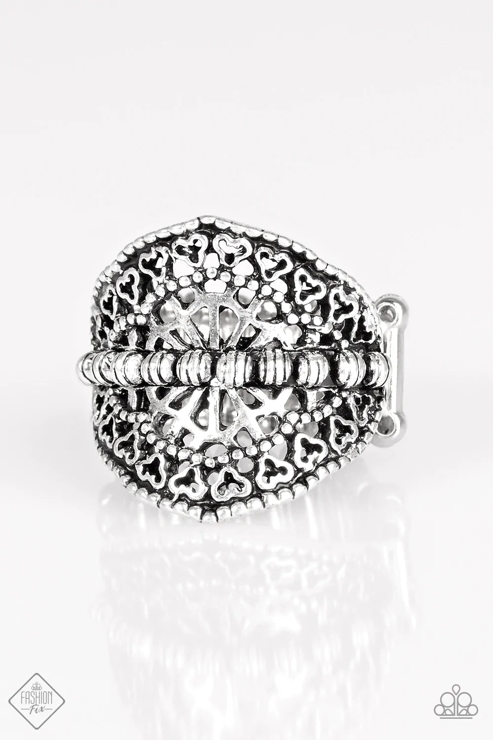 Paparazzi Ring ~ Travel Treasure - Silver