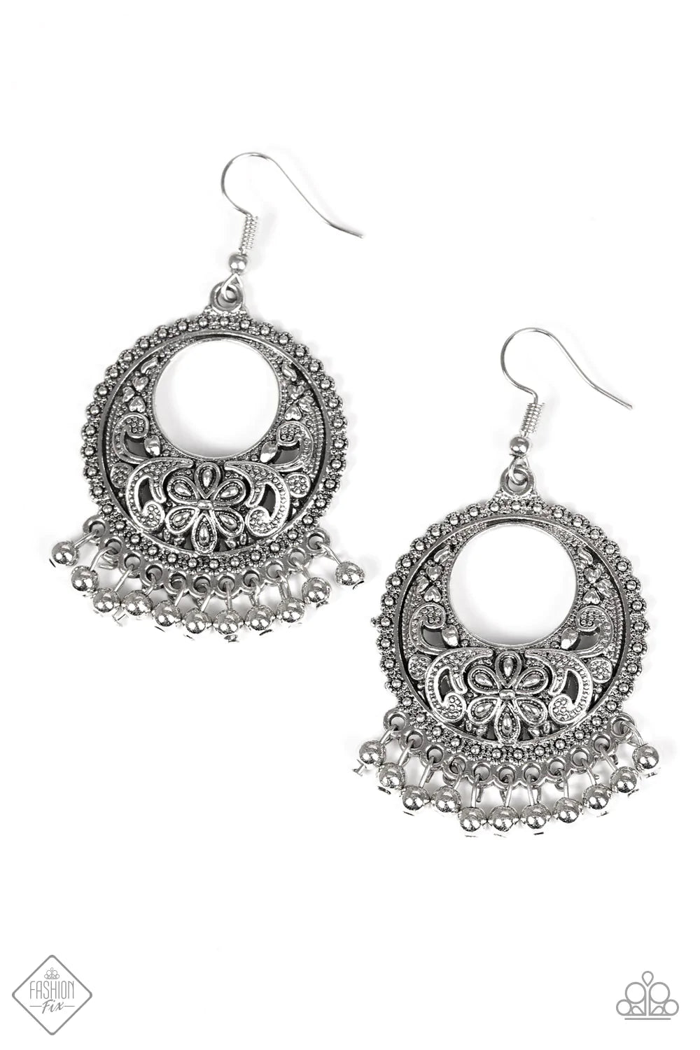 Paparazzi Earring ~ Thrifty Traveler - Silver
