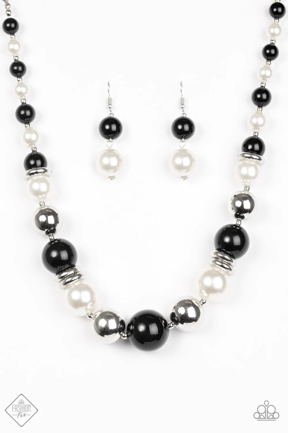 Paparazzi Necklace ~ New York Nightlife - White