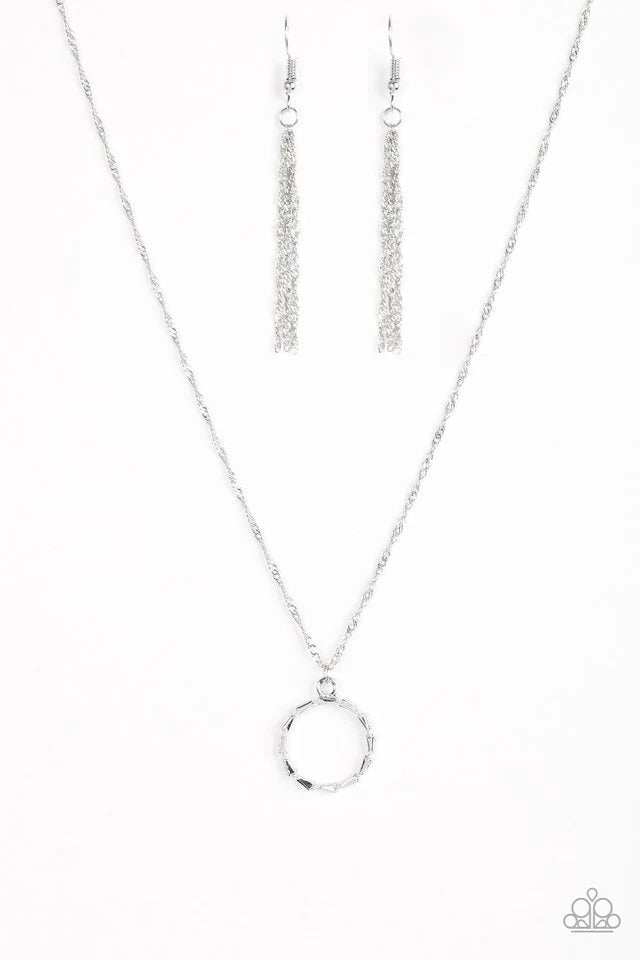 Collar Paparazzi ~ Simplemente simple - Plata
