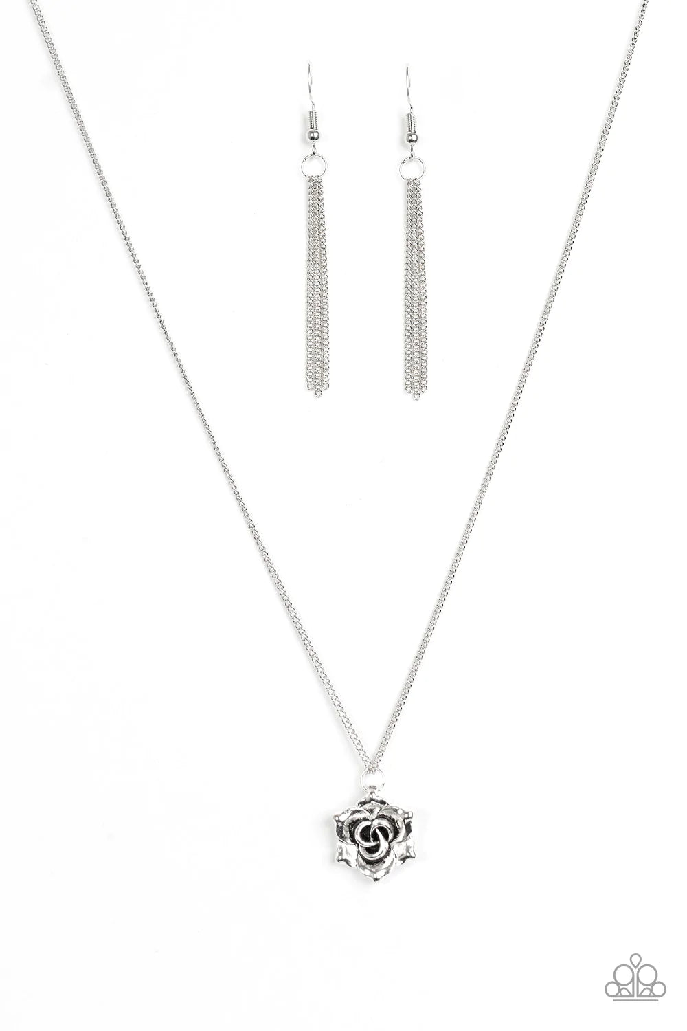 Collar Paparazzi ~ Primrose Path - Plata