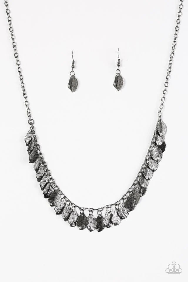 Collar Paparazzi ~ Navega por el cielo - Negro