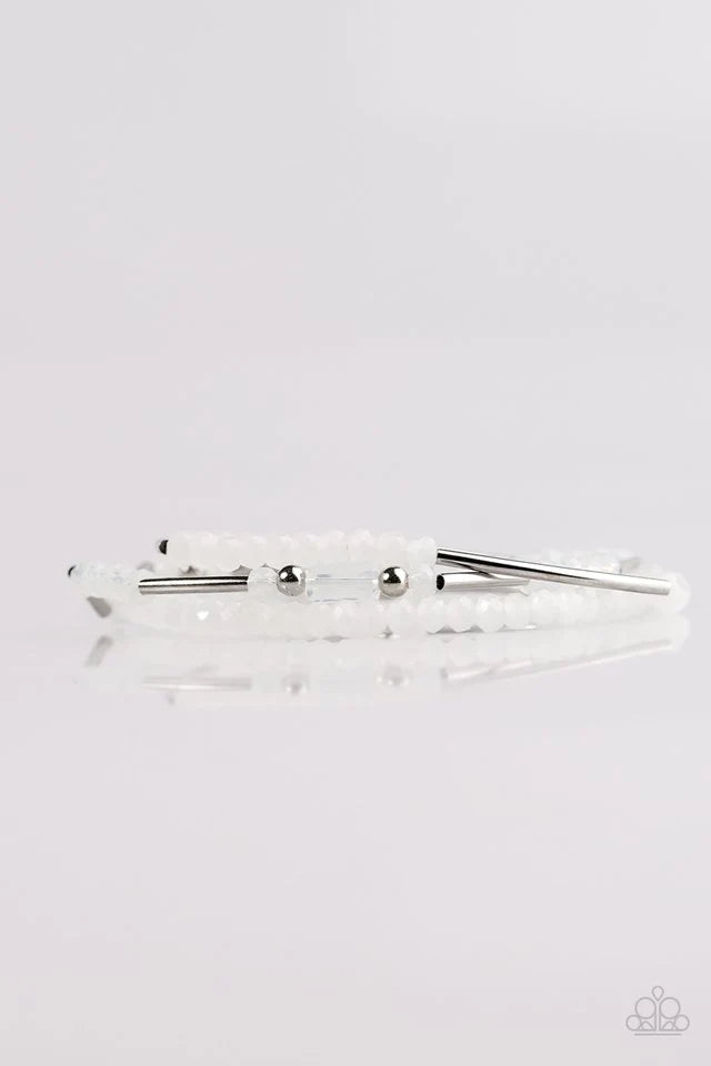 Pulsera Paparazzi ~ Dream Gleam - Blanco