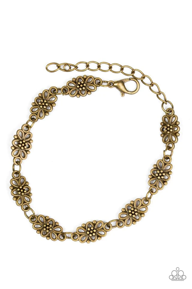 Paparazzi Bracelet ~ Easy Daisy - Brass