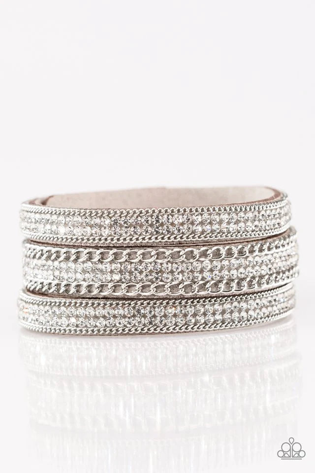 Pulsera Paparazzi ~ Dangerously Drama Queen - Plata