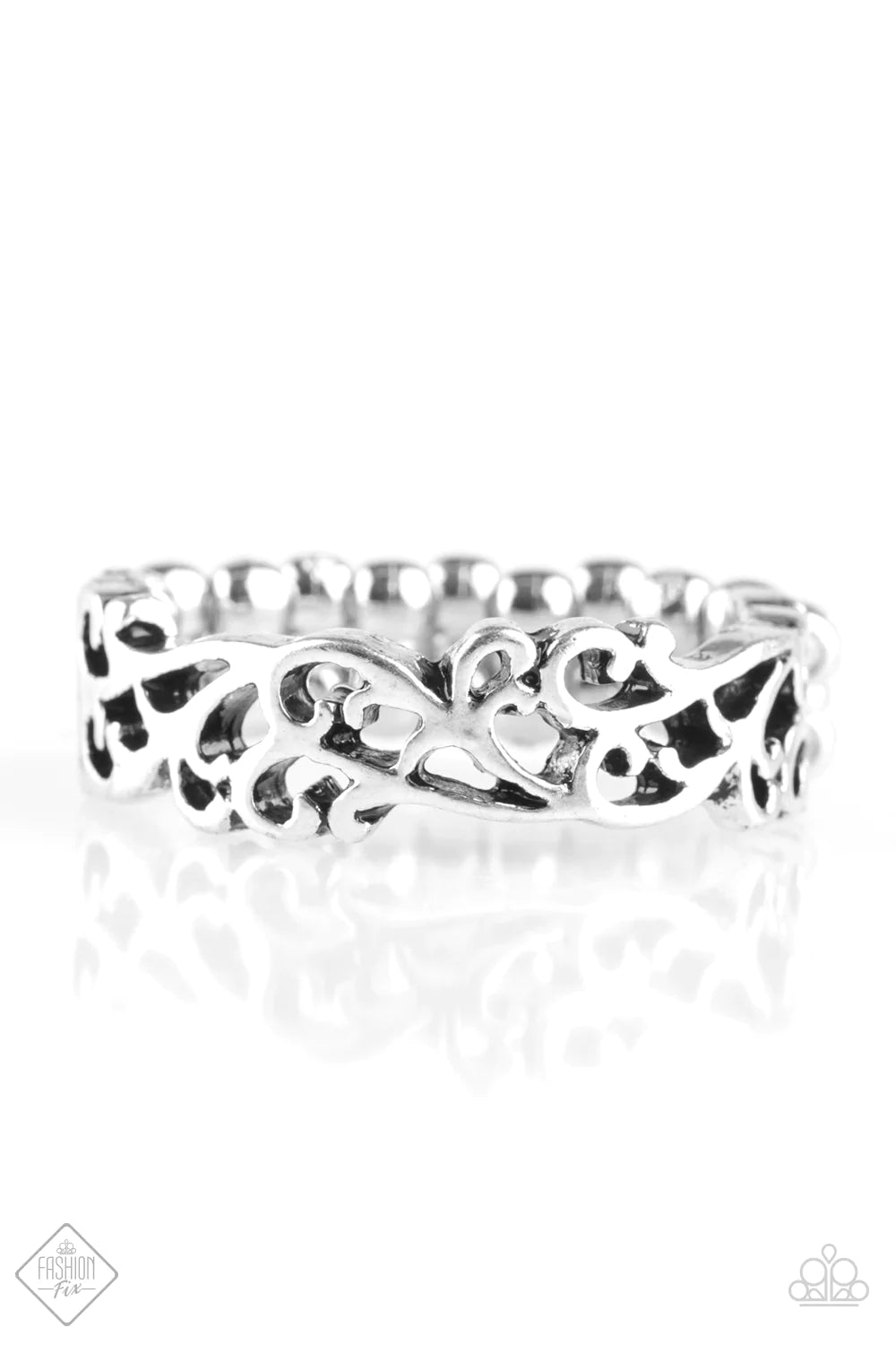 Paparazzi Ring ~ Whimsically Wreathed - Silver