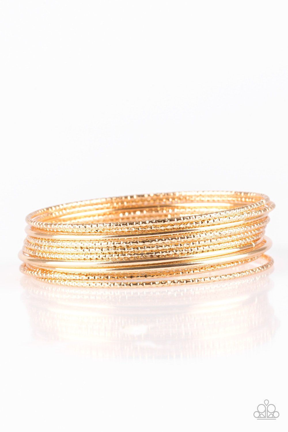 Pulsera Paparazzi ~ Bangle Babe - Oro