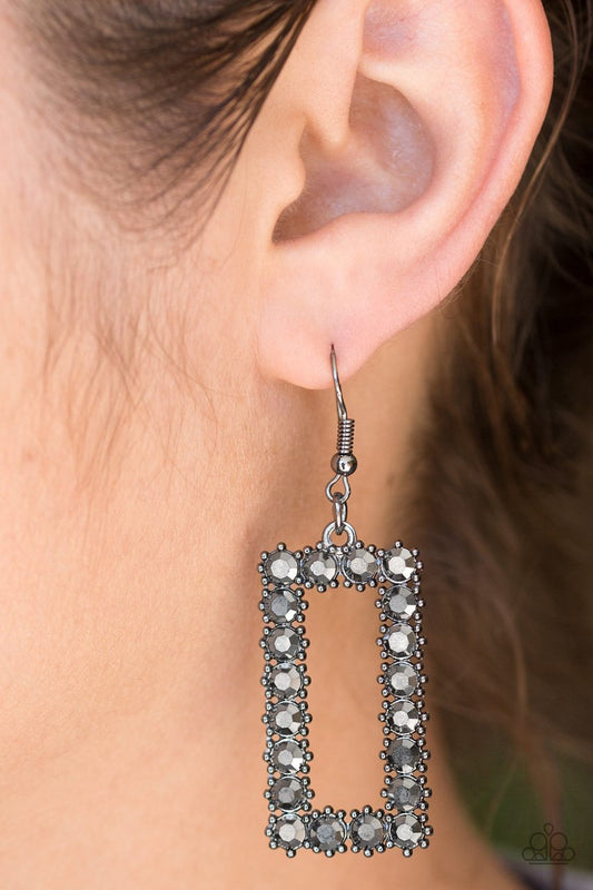 Paparazzi Earring ~ Mirror, Mirror - Black