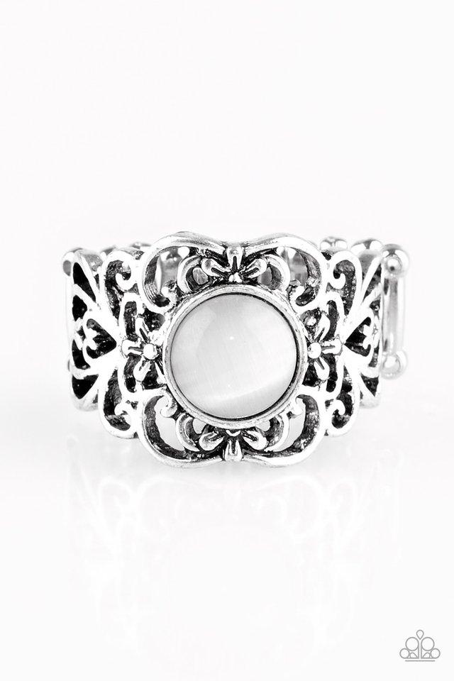 Paparazzi Ring ~ Vienna View - White