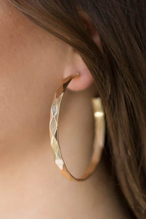Paparazzi Earring ~ Hey, HAUTE Stuff - Gold