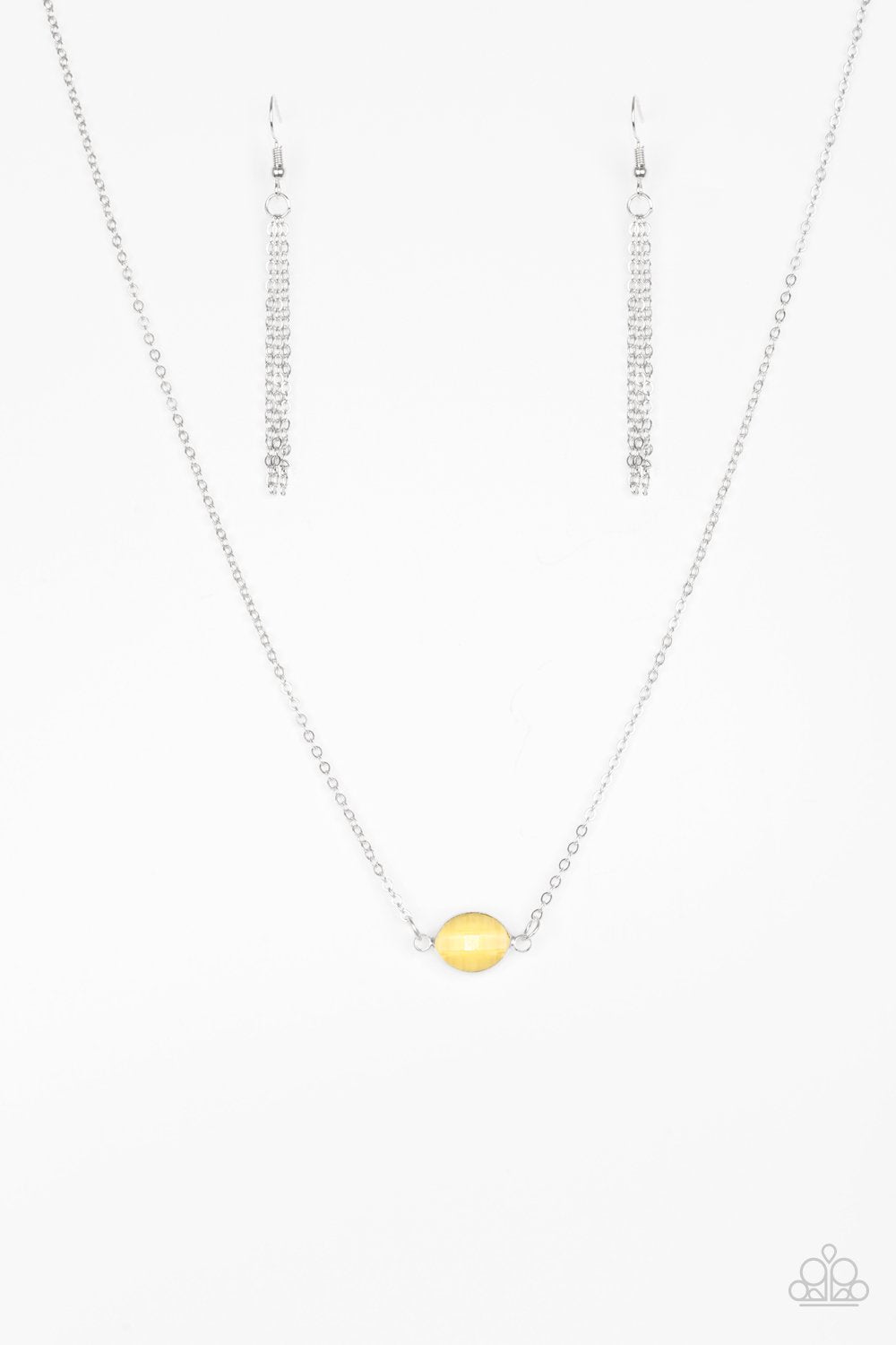 Collar Paparazzi ~ Fantabulous a la moda - Amarillo