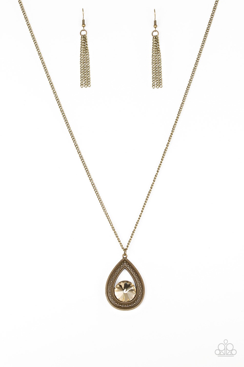 Collar Paparazzi ~ Cabaret del castillo - Latón