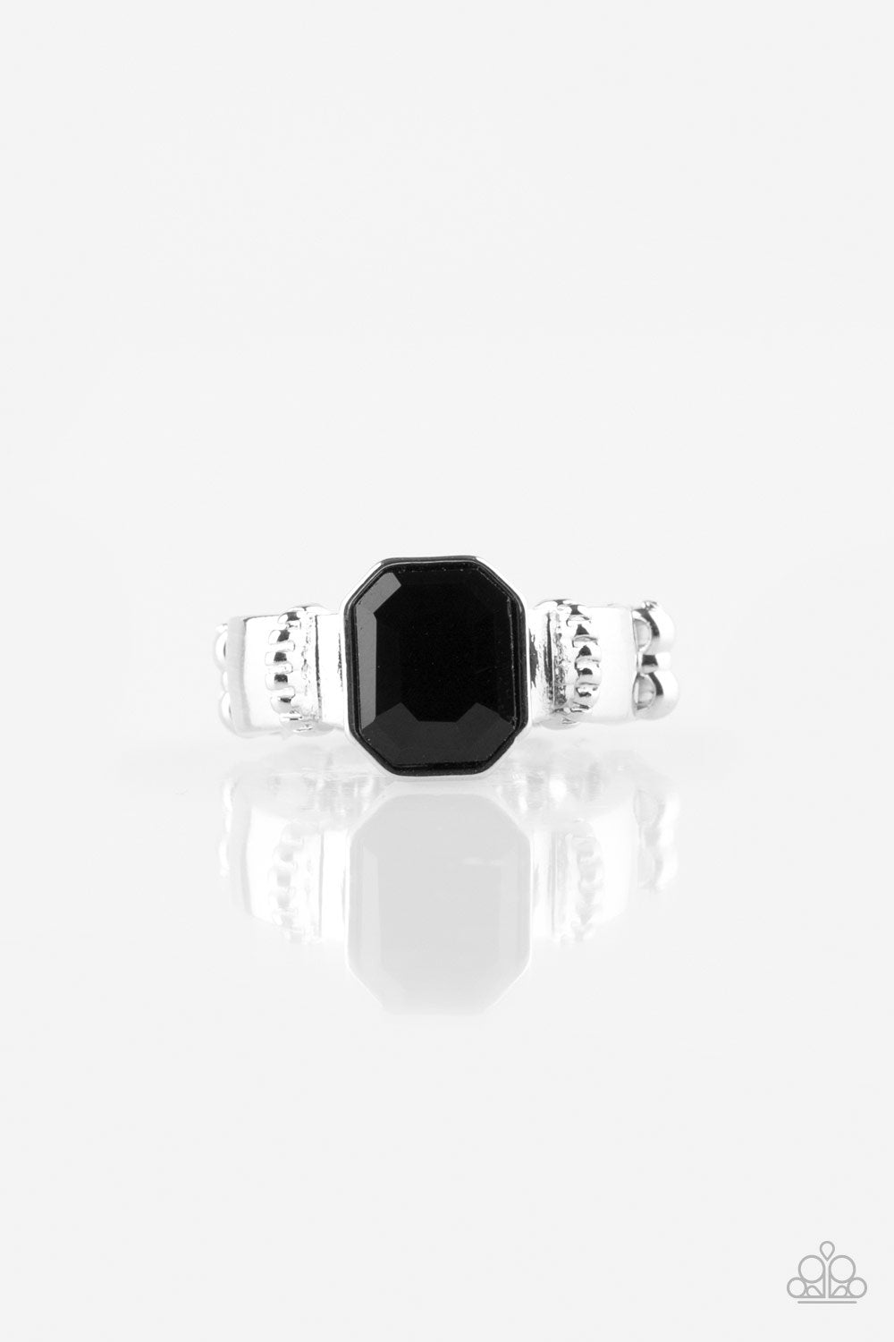 Anillo Paparazzi ~ Regal Relic - Negro