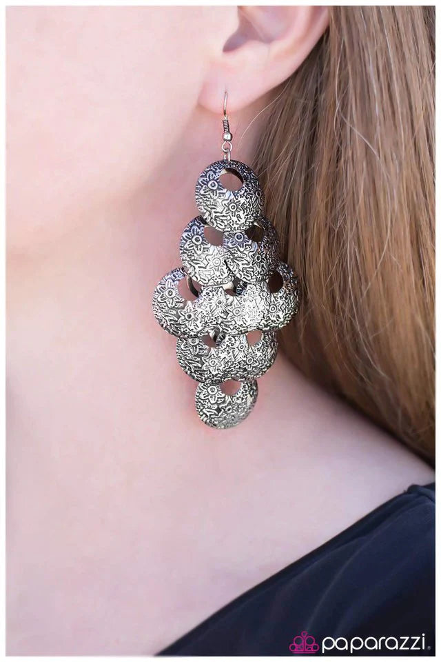 Paparazzi Earring ~ This Is Your Chance - Black