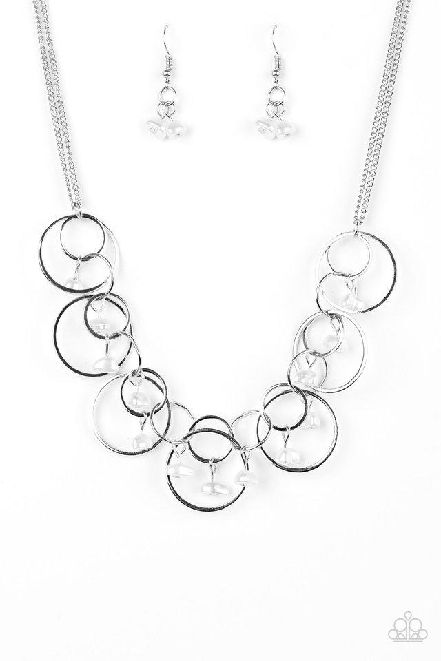 Collar Paparazzi ~ Escena frente al mar - Blanco