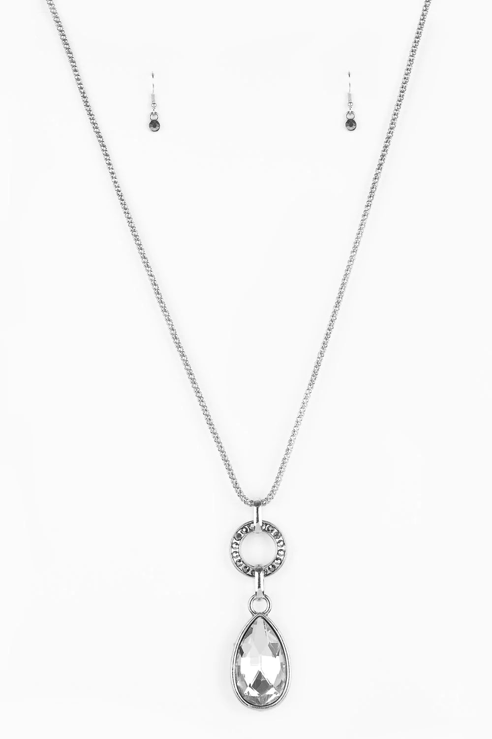 Paparazzi Necklace ~ Lookin Like A Million - Silver