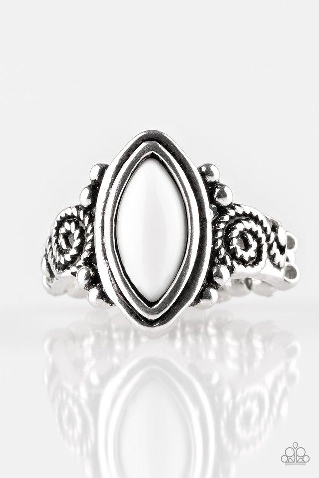 Anillo Paparazzi ~ ZOO Hot To Handle - Blanco