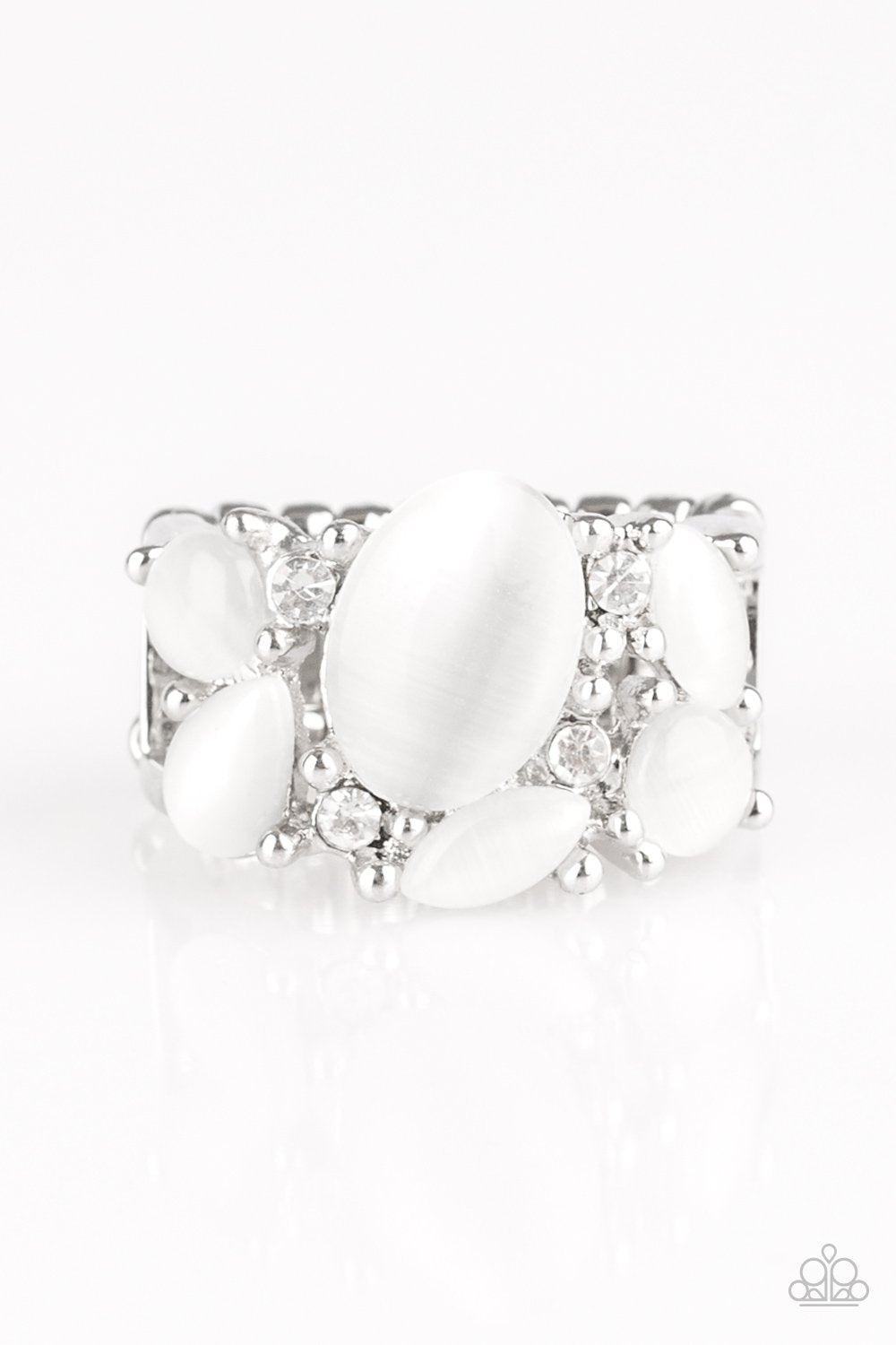 Anillo Paparazzi ~ Moonwalk moderno - Blanco