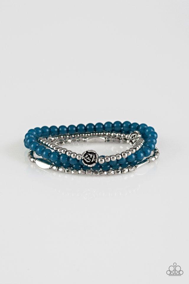 Pulsera Paparazzi ~ Ranúnculos florecientes - Azul