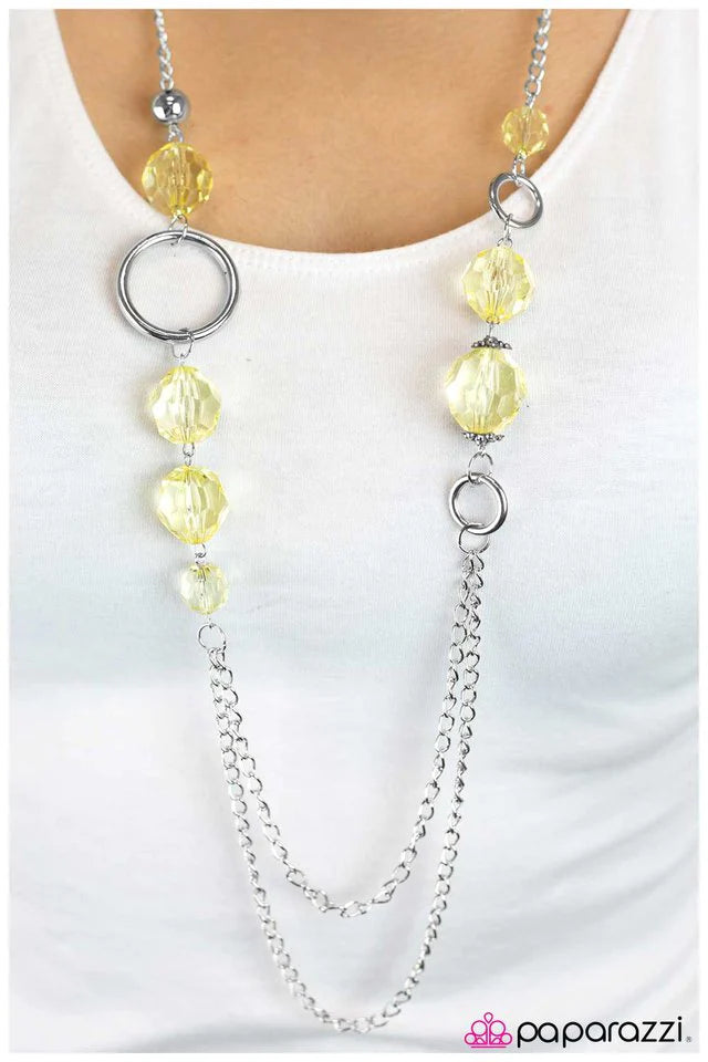 Collar Paparazzi ~ Cristal transparente - Amarillo