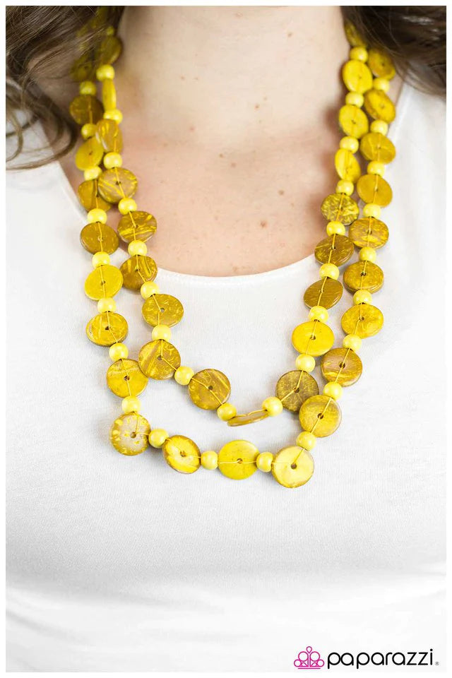 Collar Paparazzi ~ Woodnt que te gustará conocer - Amarillo
