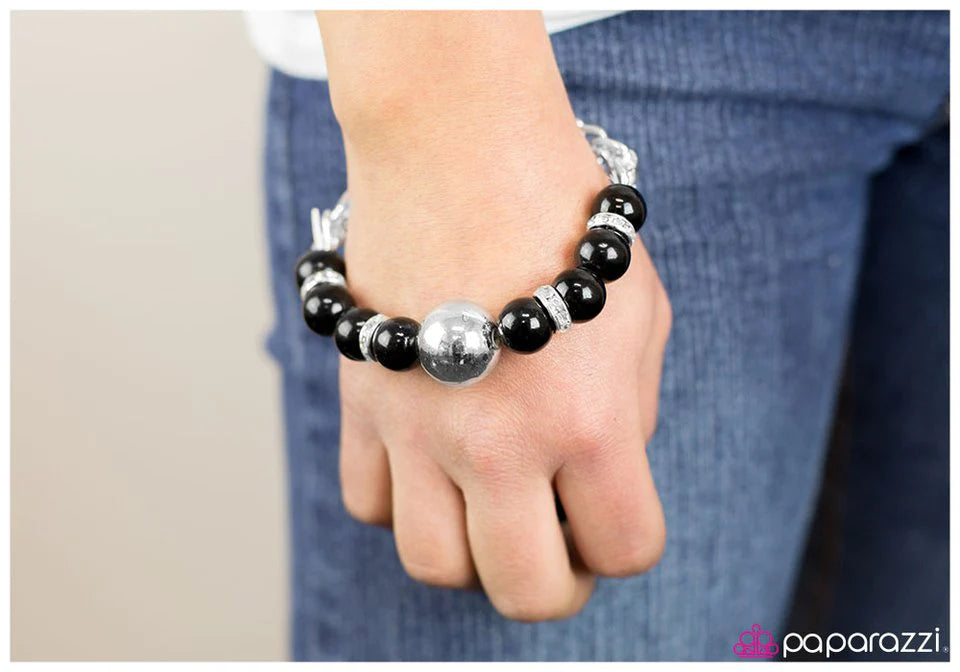 Paparazzi Bracelet ~ A Fairytale Ending - Black
