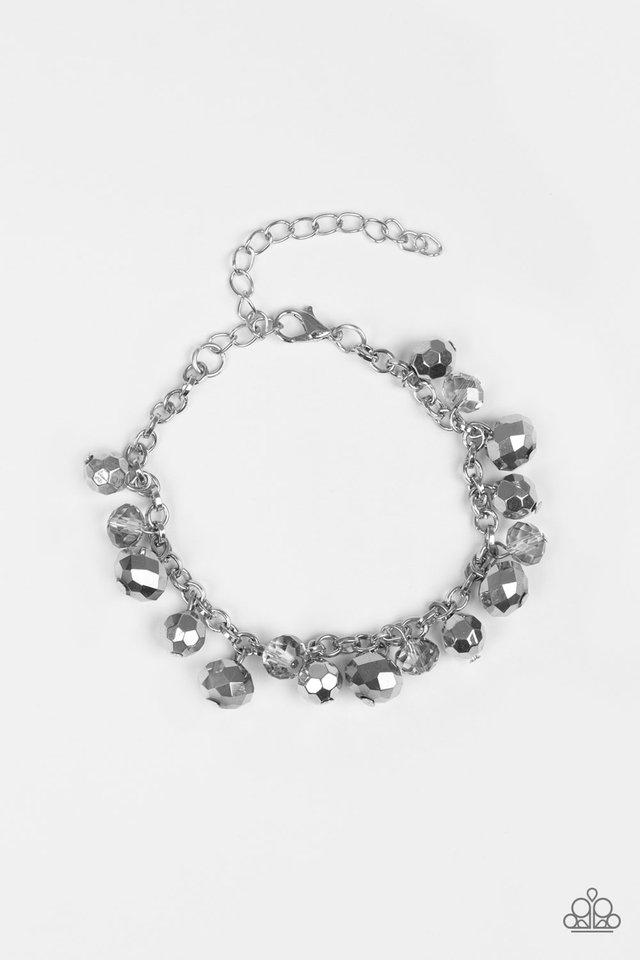 Pulsera Paparazzi ~ Brillantemente burlesca - Plata