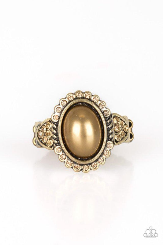 Paparazzi Ring ~ Pearl Party - Brass