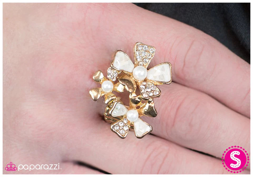Anillo Paparazzi ~ Pétalos poéticos - Oro
