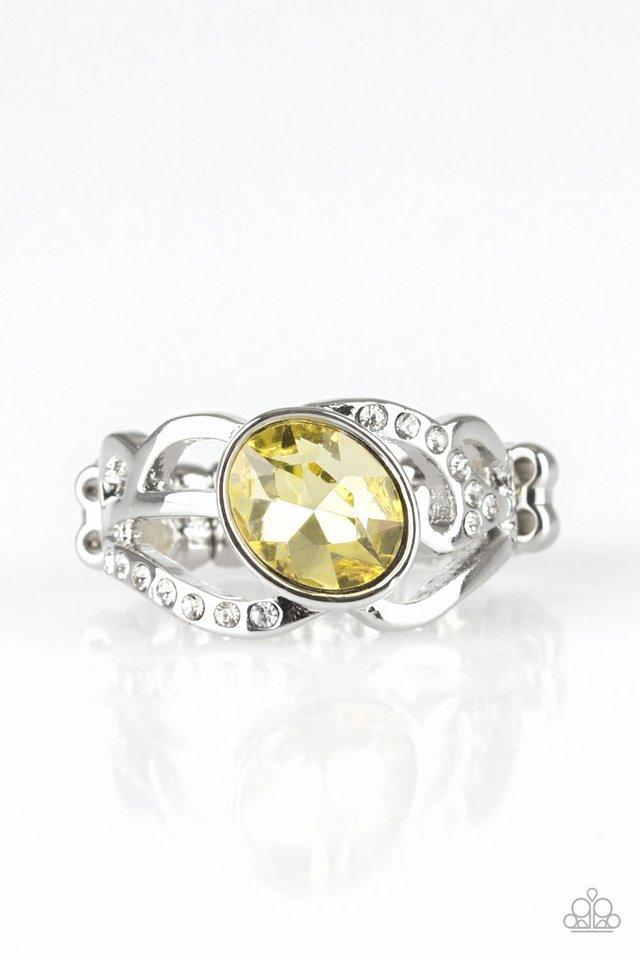 Paparazzi Ring ~ Couldnt Care FLAWLESS - Yellow