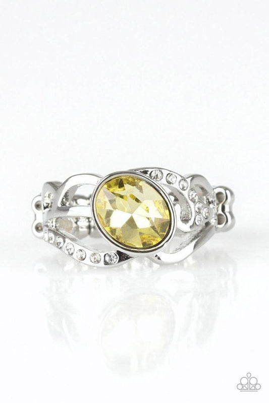 Paparazzi Ring ~ Couldnt Care FLAWLESS - Yellow