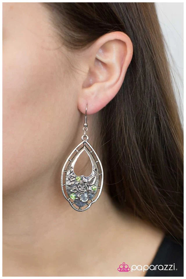 Paparazzi Earring ~ Decorated Detail - Green