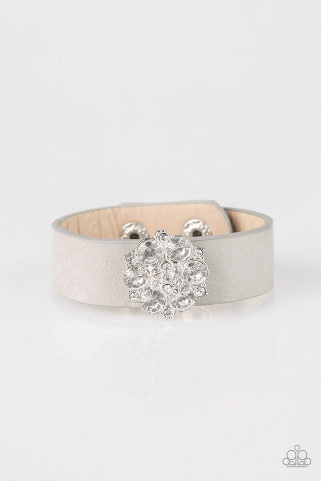 Pulsera Paparazzi ~ ¡Sorprendente! - Plata