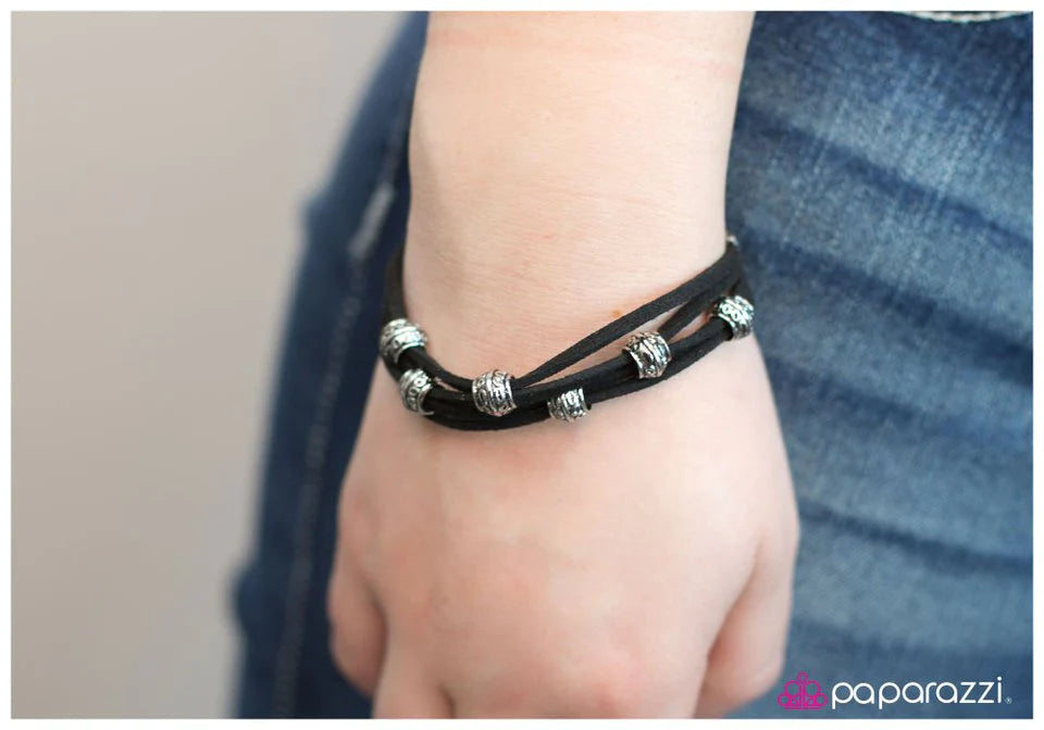 Pulsera Paparazzi ~ Gather Around - Negra