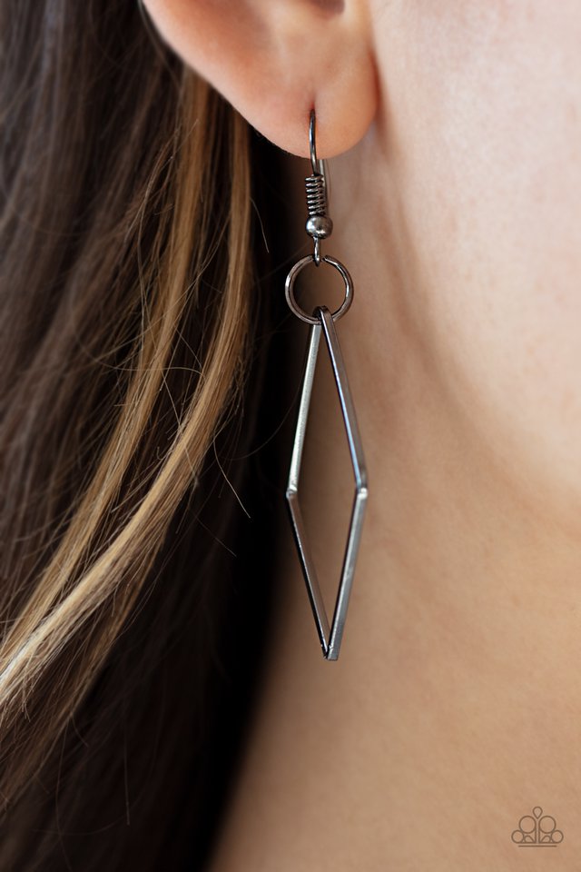 Fashion Fave - Black - Paparazzi Necklace Image