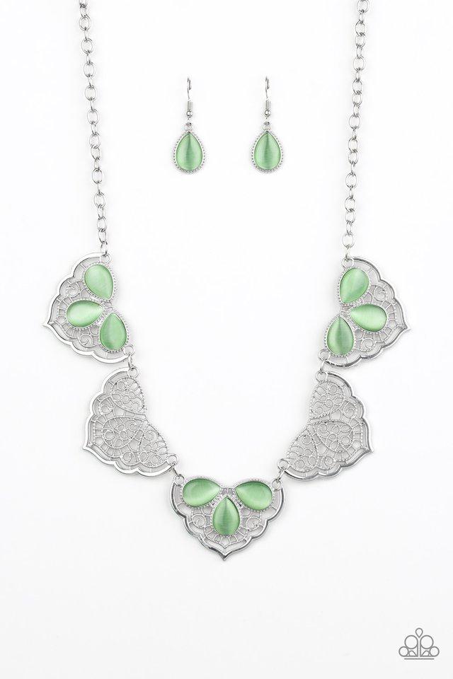 Collar Paparazzi ~ East Coast Essence - Verde