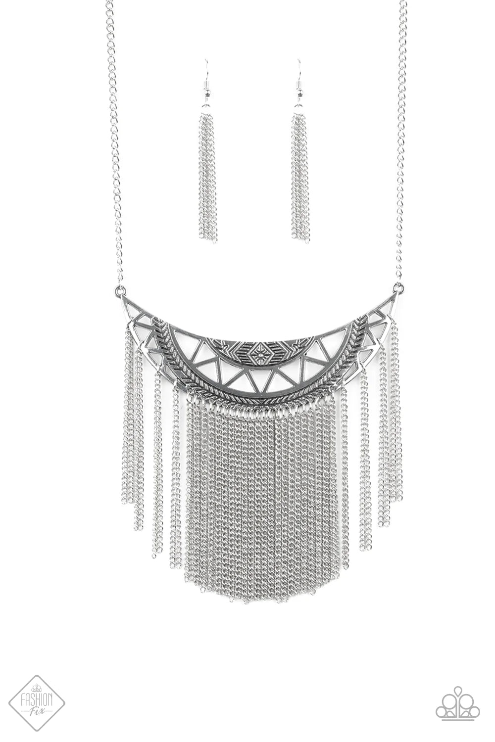 Paparazzi Necklace ~ Empress Excursion - Silver