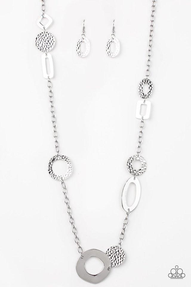 Collar Paparazzi ~ Escena Metro - Plata