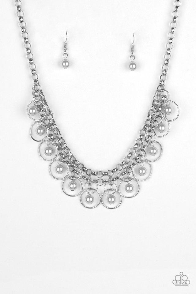 Collar Paparazzi ~ Hora de fiesta - Plata