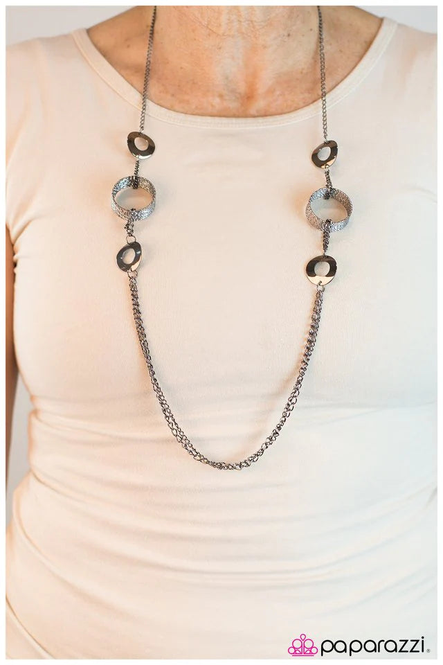 Collar Paparazzi ~ Sitting Pretty - Negro