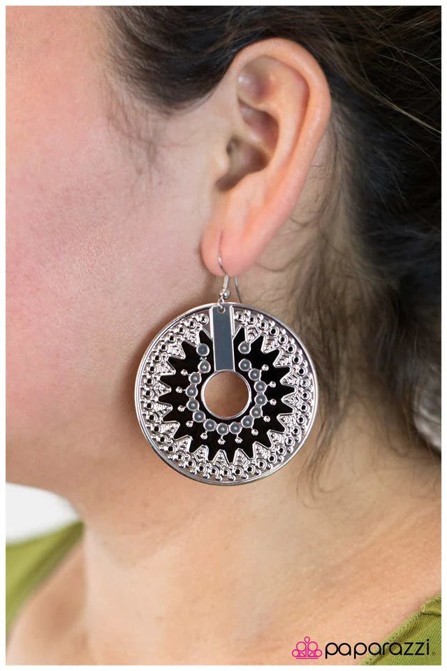 Paparazzi Earring ~ The Essence of Radiance - Black