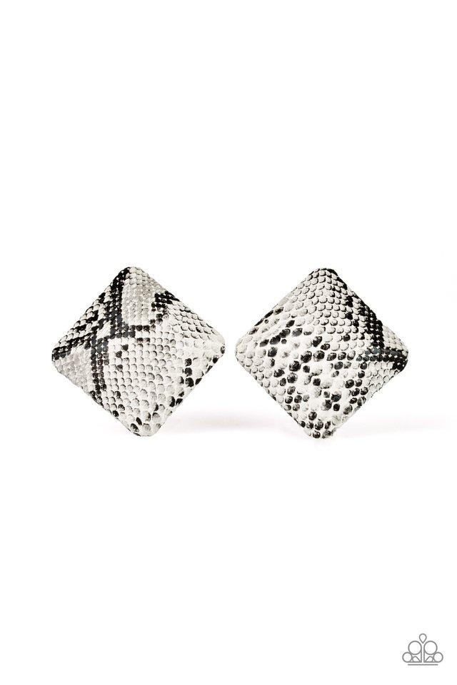 Pendiente de paparazzi ~ Creando una historia de HISS - Blanco