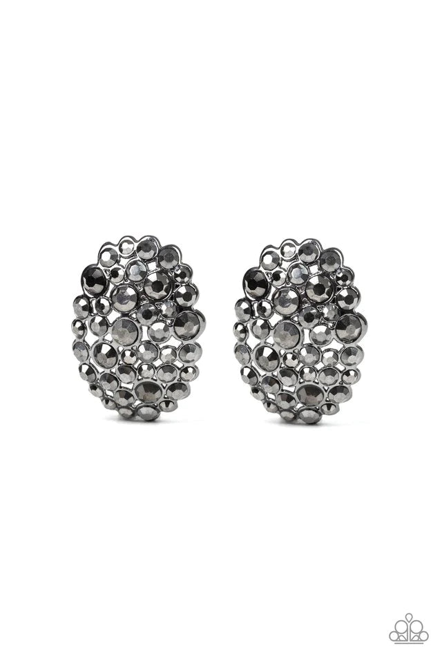 Paparazzi Earring ~ Daring Dazzle - Black