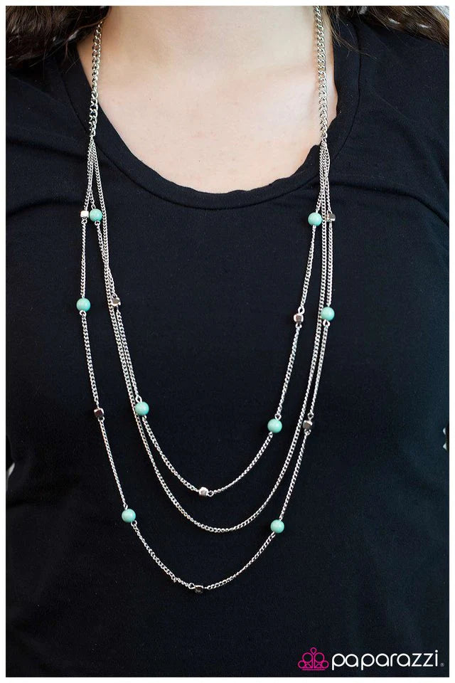 Collar Paparazzi ~ Un momento como este - Verde