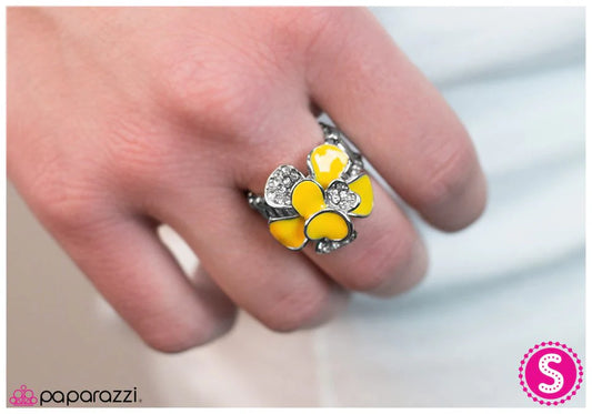 Paparazzi Ring ~ Moving On Up - Yellow