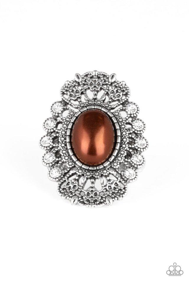 Anillo Paparazzi ~ Radiantly Regal - Marrón
