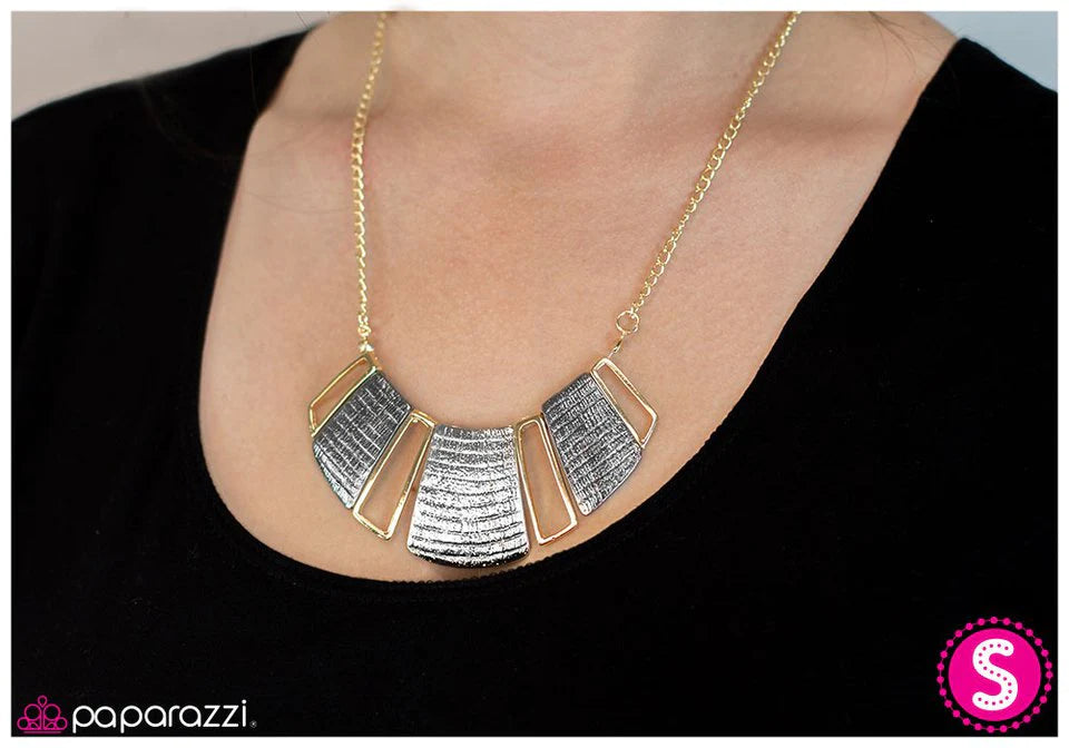 Collar Paparazzi ~ Construyendo un imperio - Negro