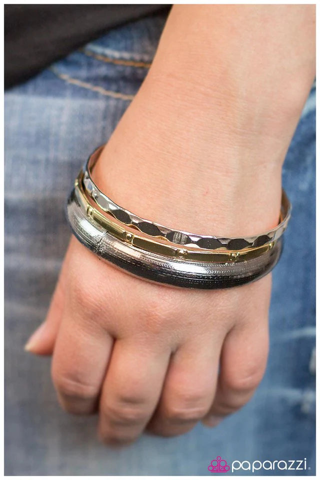 Pulsera Paparazzi ~ Debería haber, Podría haber, Hubiera tenido - Negro